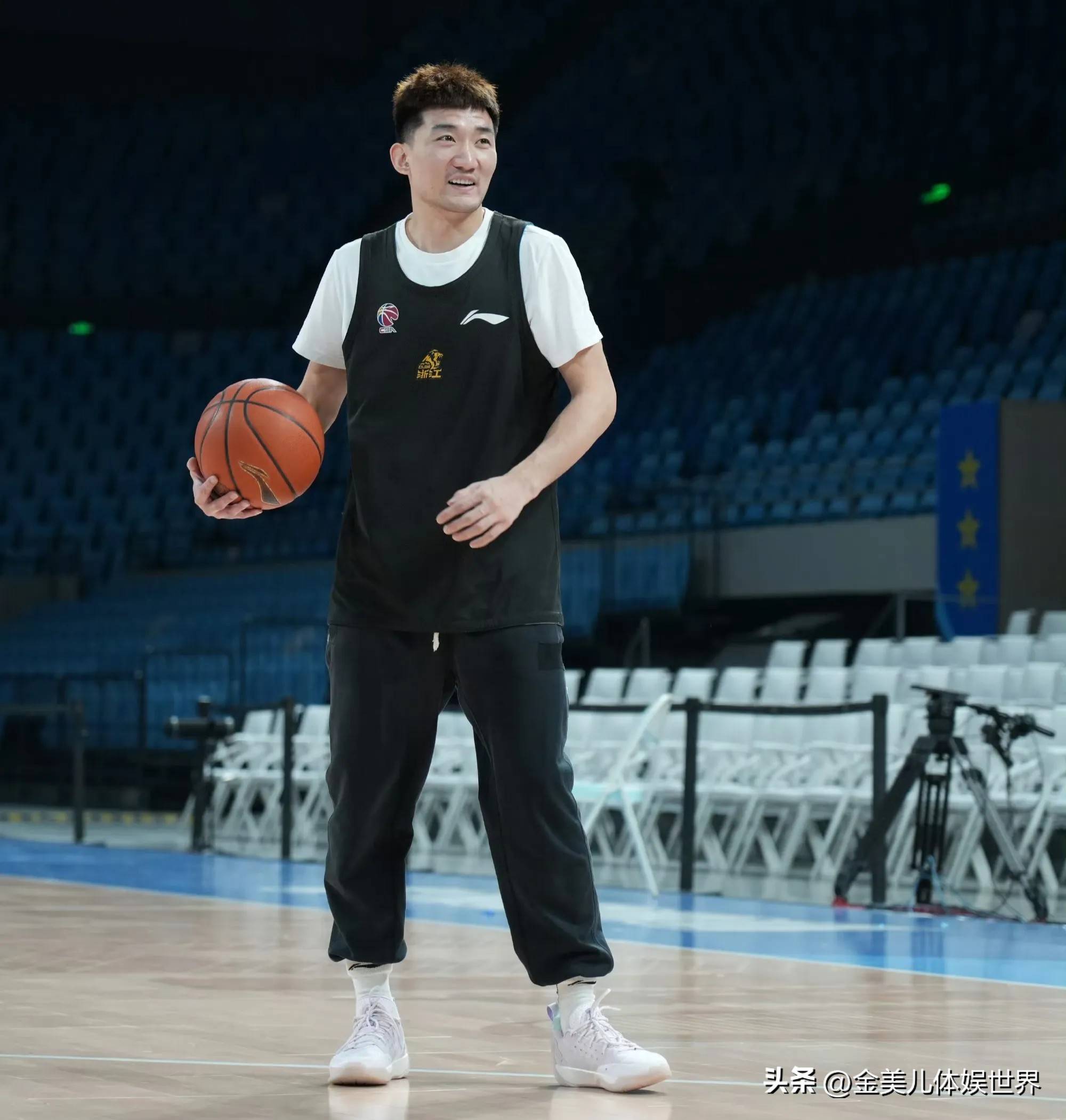 北京男篮挑战广厦男篮，双方实力对比分明