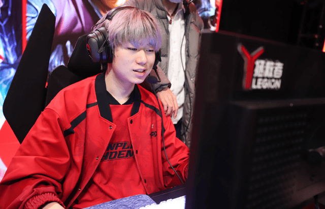 Rookie新星爆冷表现突出，FPX前途光明！