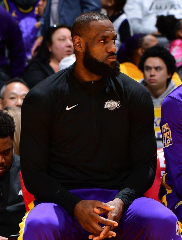  文班亚马刷新里程碑，切尔西抢七大战力克北京国安，晋级概率达75％